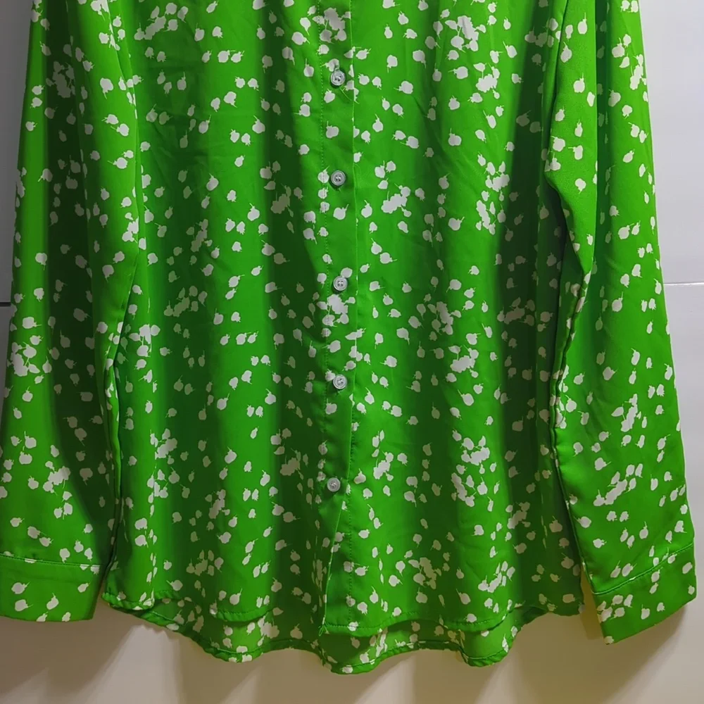 Dokotoo Green Abstract Dot Button-Down Shirt Size Large PTP 20 - Picture 2 of 7